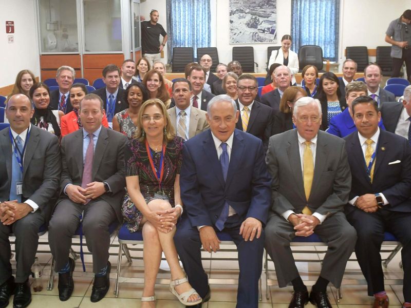 PM Netanyahu with Democratic members of the US Congress